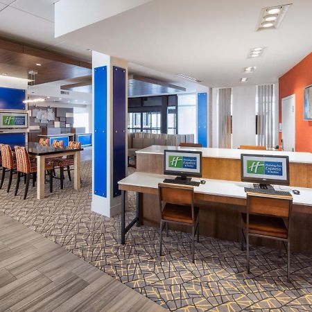 Holiday Inn Express East Peoria - Riverfront By Ihg Exterior photo