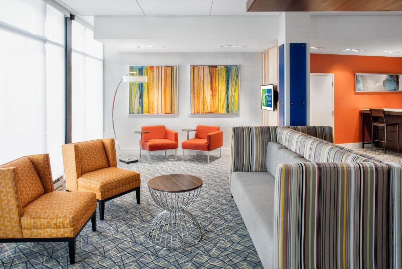 Holiday Inn Express East Peoria - Riverfront By Ihg Exterior photo